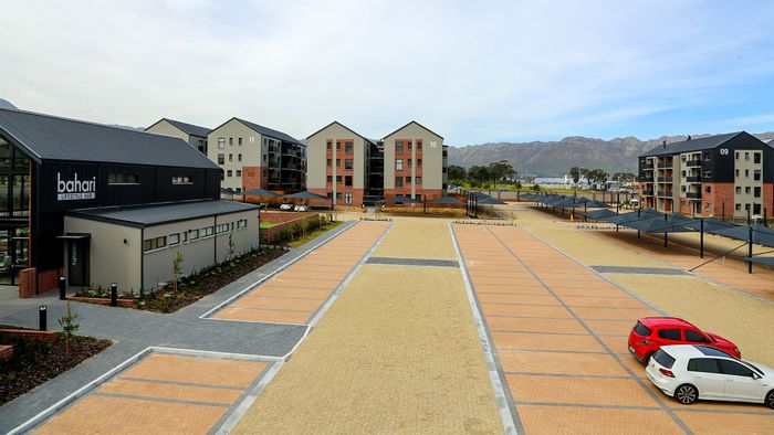 Bahari Lifestyle Apartments: Secure, with free internet, gym, and solar backup. To Rent in Somerset West Central.