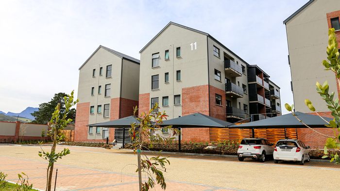 Apartment To Rent in Somerset West Central: Security, FREE Internet, Gas Cooking, Gym.