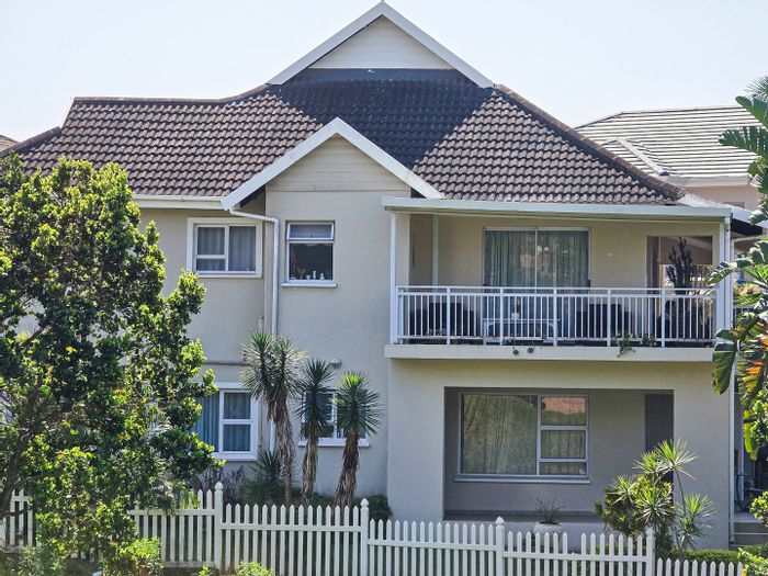 For Sale: House in Shelly Beach with pool, balcony, and estate amenities.