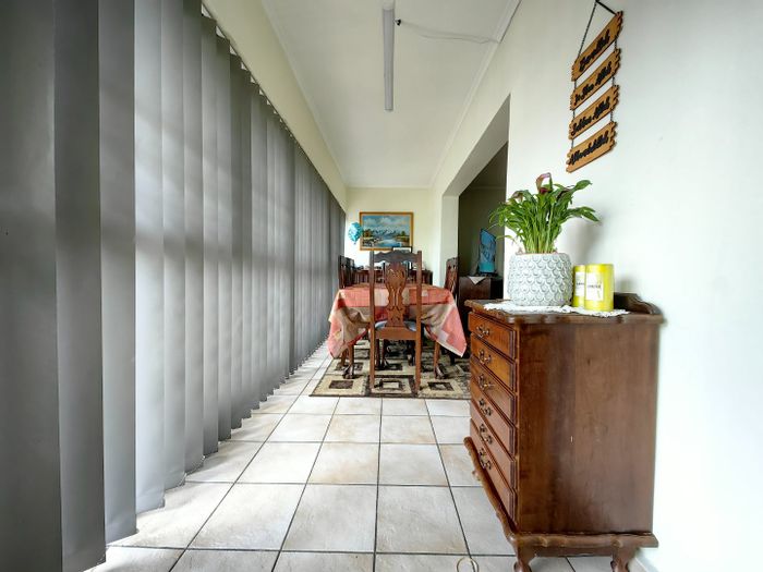 Belgravia House For Sale: Dual living, business potential, secure parking, garden.