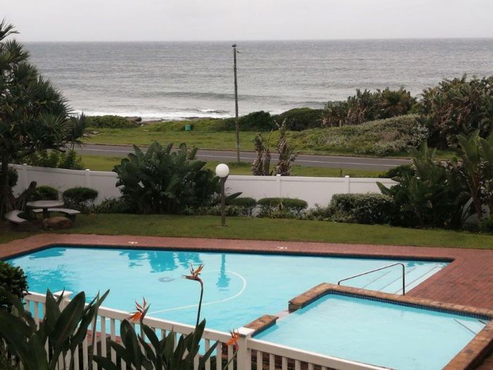 For Sale: Apartment in Uvongo with sea views, pools, tennis courts, and beach access.