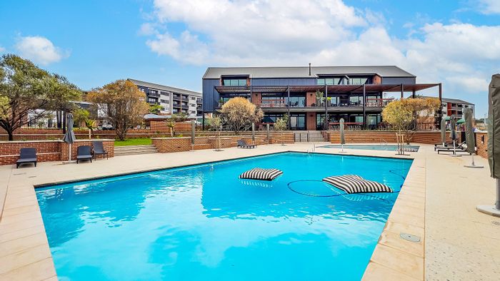 Indawo Lifestyle Apartments, The Precinct: To Rent - Spacious units, free internet, lifestyle amenities.