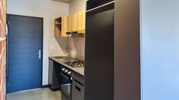 To Rent: Apartment at The Precinct with free internet, gym, and 24/7 security.