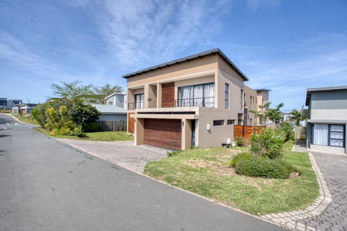 For Sale: House in Palm Lakes Estate with 4 bedrooms, landscaped garden, and open-plan living.