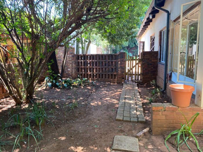 Rietondale House For Sale: 3 beds, flat for income, no load shedding.