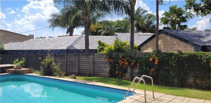 For Sale: House in Bedfordview Central with pool, entertainment area, and security features.