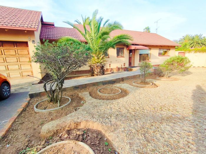 For Sale: House in Van Riebeeck Park with flatlet, garden, and parking.