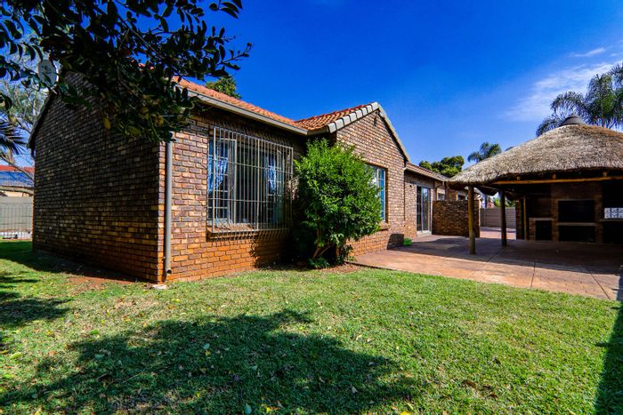 Rooihuiskraal North House For Sale: 3 beds, solar, spacious yard, garage, lapa.