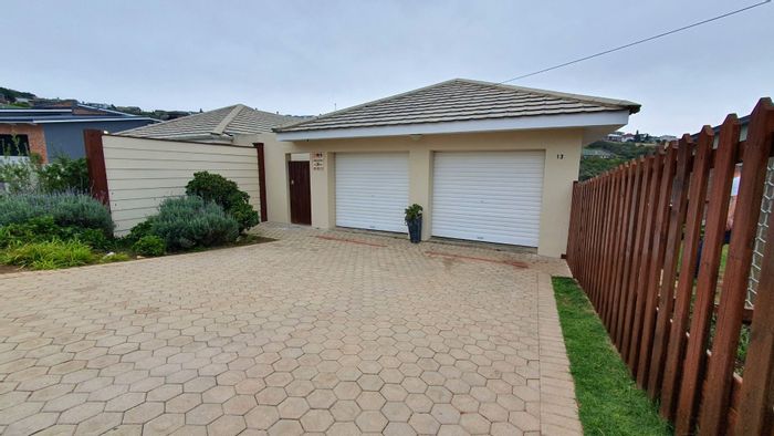 Duet House For Sale in Dana Bay with Green Belt Views and Double Garage.