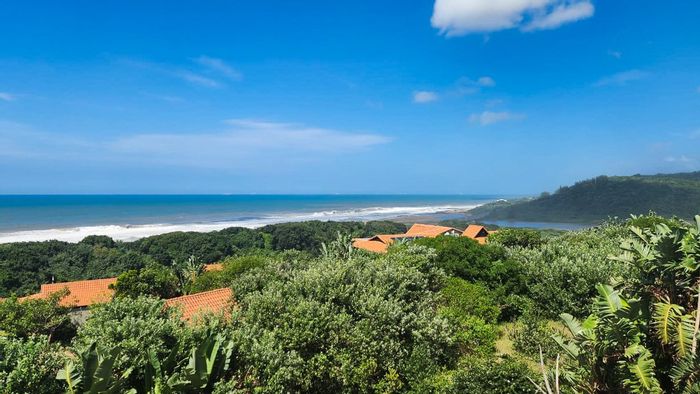 For Sale: House in Zimbali with golf access, beach, spa, and 24-hour security.