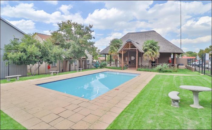 3-Bedroom Townhouse in Greenstone Hill To Rent with private garden and pool access.