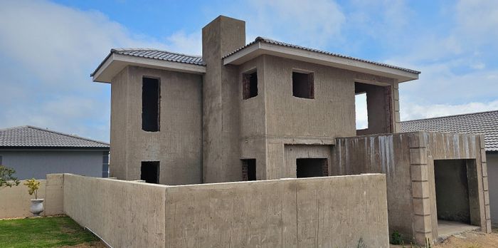 For Sale: House in Dana Bay with 3 bedrooms, braai room, and garden.