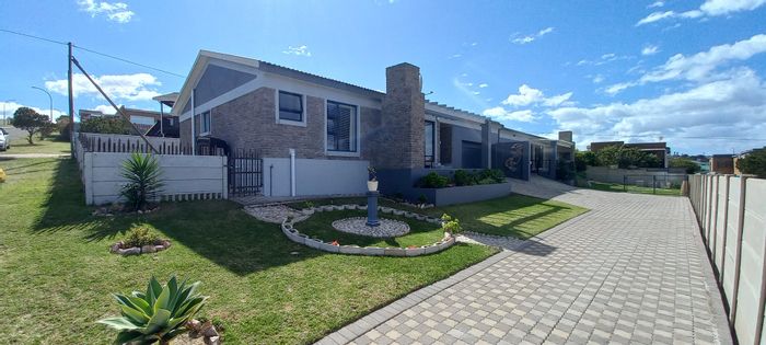 For Sale: House in Dana Bay with ocean views, 3 bedrooms, double garage.