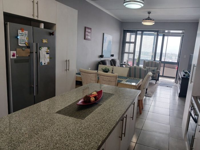 Island View Apartment For Sale: Sea-view, braai balcony, garage, close to beaches.