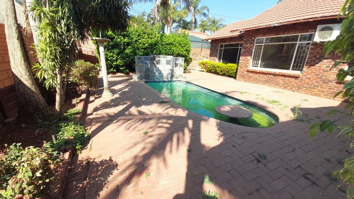 For Sale: House in Safari Gardens with pool, lapa, and ample living space.