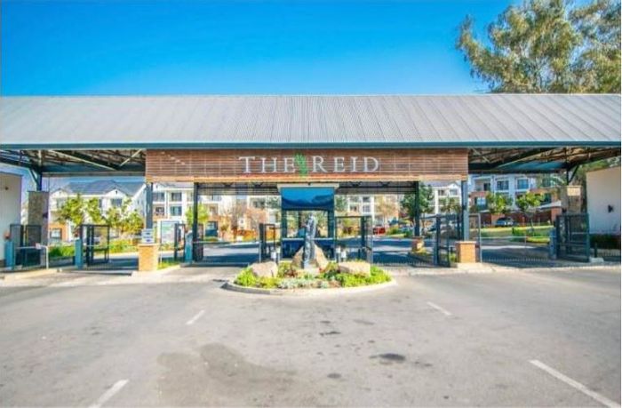 For Sale: 2 Bed, 2 Bath Apartment in Linbro Park with Pool, Gym, and Pet-Friendly Amenities.