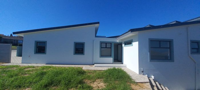 For Sale: House in Dana Bay with sea views, braai room, and spacious layout.