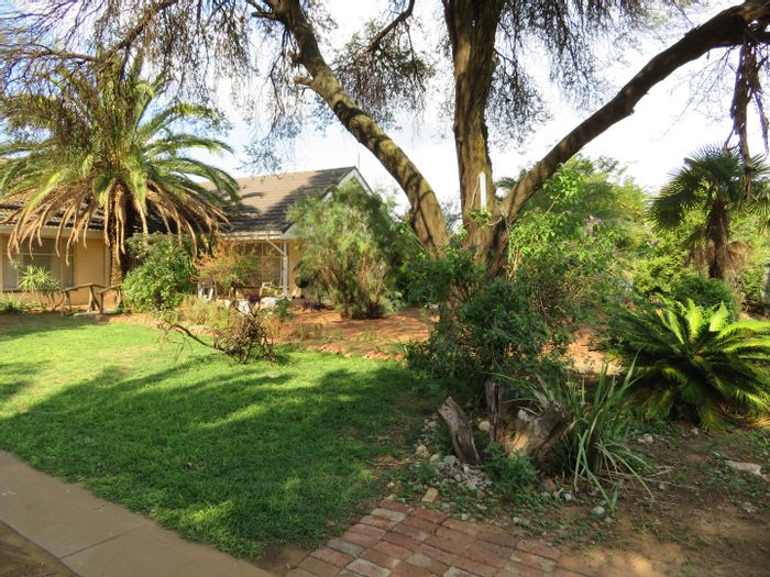 For Sale: House in Delareyville Central, 4 beds, large yard, potential for Res 2.