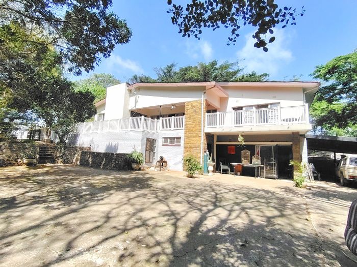 Spacious Hibberdene Central house for sale with flatlet and ample outdoor space.