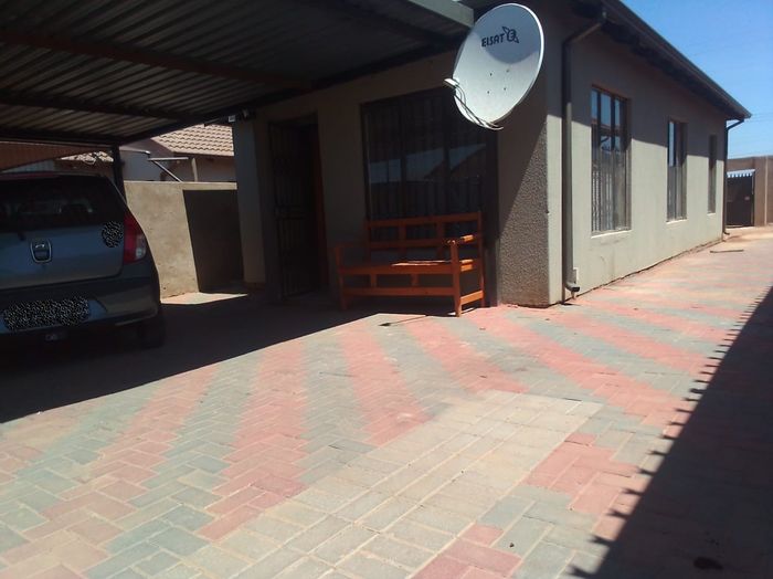 For Sale: Secure 3-bedroom house in Soshanguve Ext with carport and extension potential.