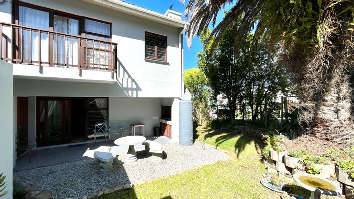 For Sale: House in Costa Sarda with rental units, garden, and garage.