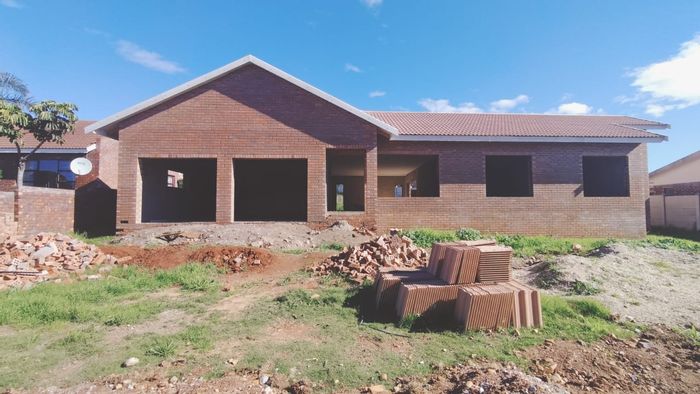 Wavecrest House For Sale: 3 Bedrooms, Patio, Garden, Close to Beach Amenities.