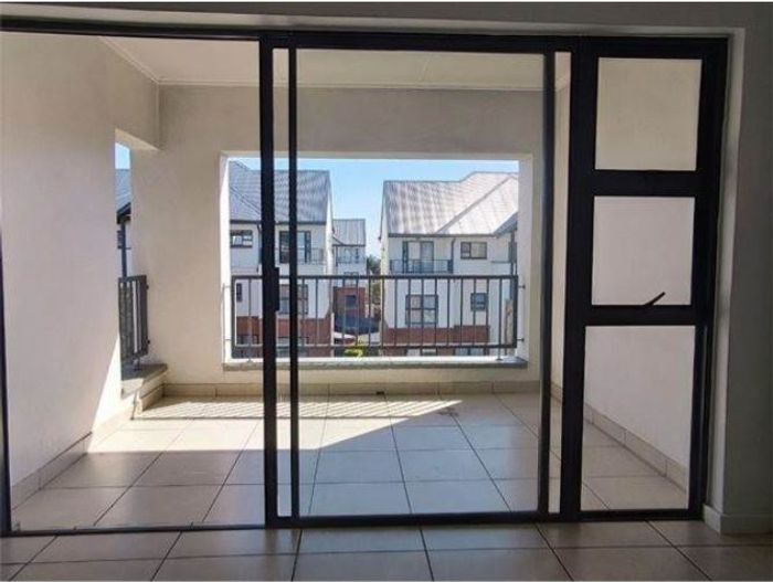 For Sale: Apartment in Greenstone Crest with 24-hour security and nearby amenities.