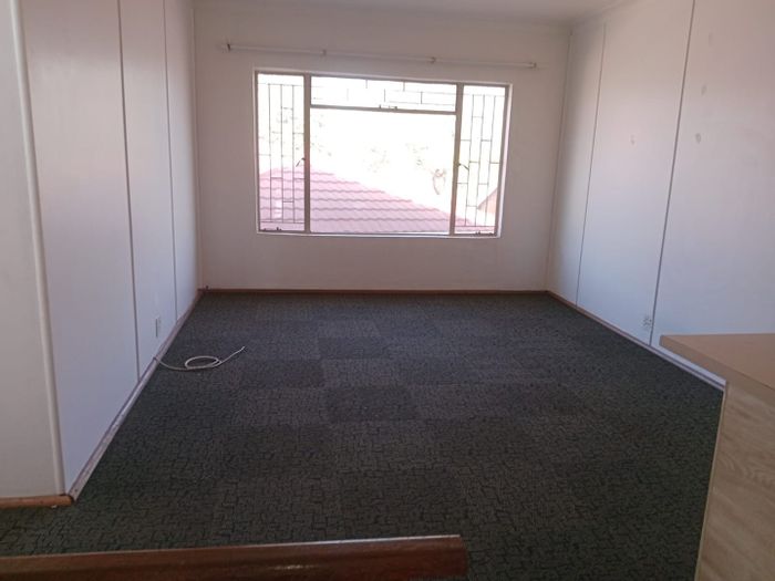 Cozy one-bedroom apartment in Casseldale with prepaid electricity and WiFi available. To Rent.