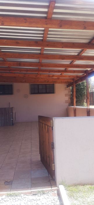 House to Rent in Nortons Home Estate: 4 bedrooms, large garden, pet-friendly.