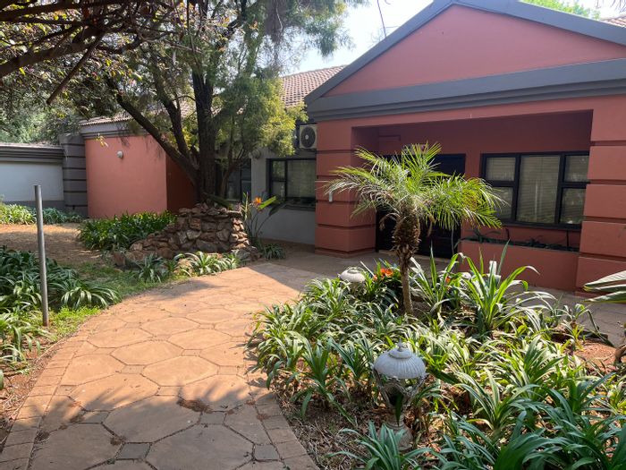 Bredell House To Rent: 4 bedrooms, office space, double garages, beautiful garden.