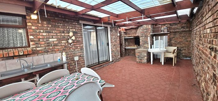 For Sale: Hartenbos Central Townhouse with 3 bedrooms, pet-friendly, low levies.