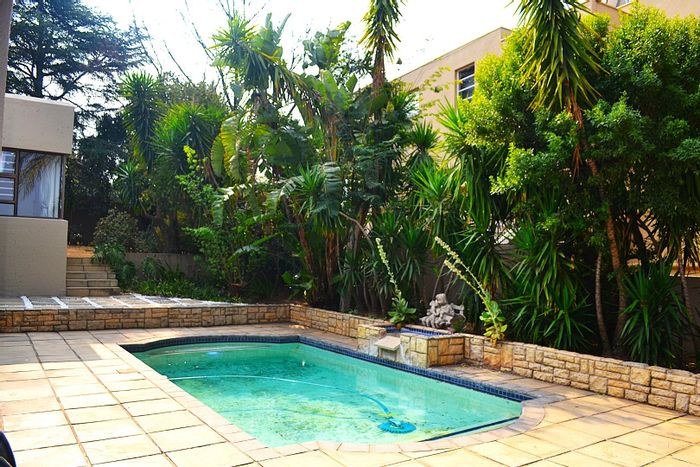 For Sale: Hurlingham House with Smart Home, Pool, Staff Quarters, and Generator.