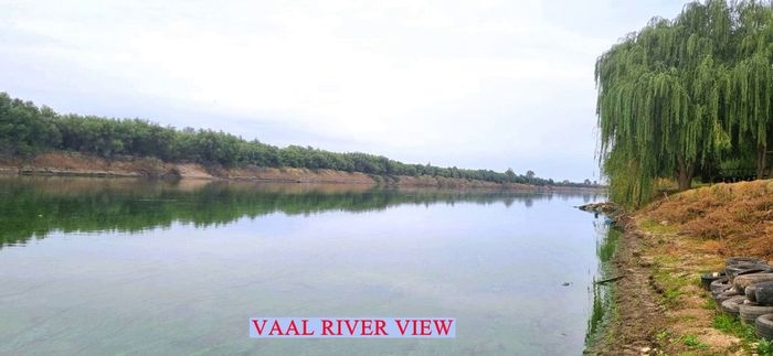 For Sale: Farm in Bothaville Central with river access, jetty, and spacious land.