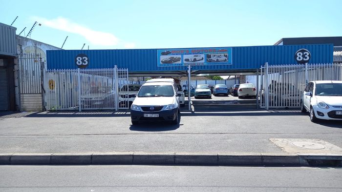 Commercial property for sale in Elsies River, ideal for investment or various businesses.