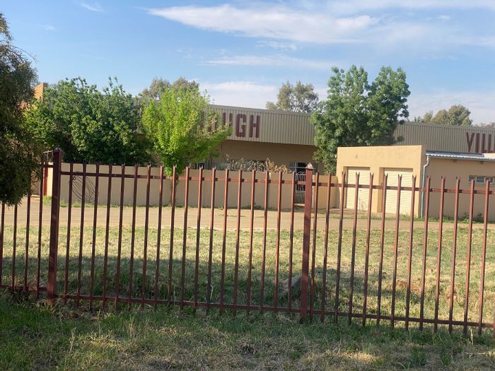 Commercial property for sale in Bloemfontein Rural with 5 units and investment potential.