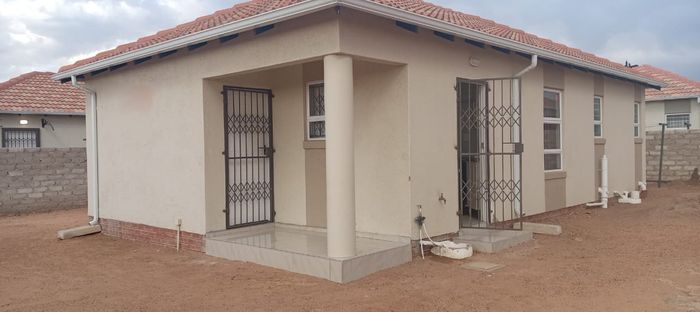 3-Bedroom House To Rent in Southern Gateway with open plan living and yard.