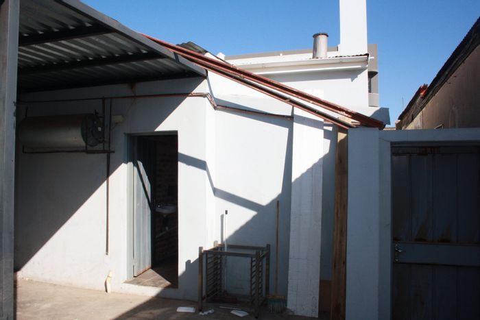 Commercial property for sale in Geduld Ext 1, featuring versatile retail space and parking.