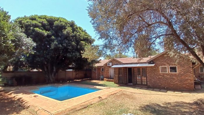 For Sale: Spacious 4-Bedroom House in Doornpoort with Pool and Braai Room.