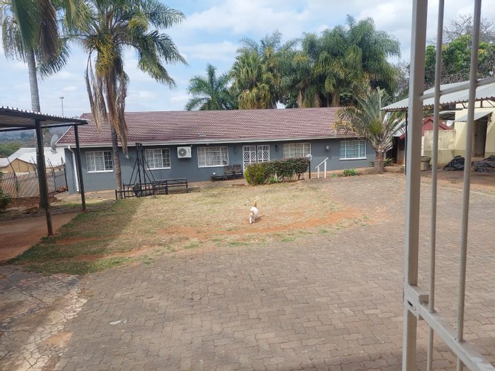 3-Bedroom House in Medi Park To Rent with Carports and Prepaid Electricity