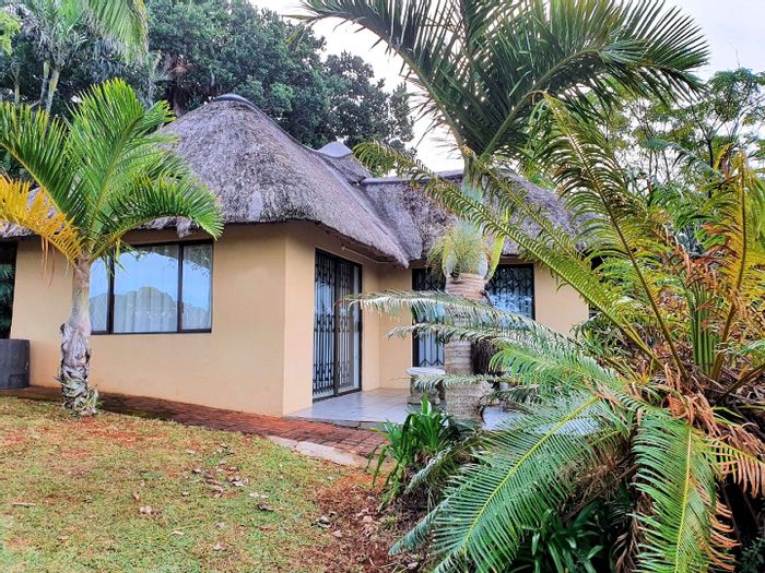 Woodgrange Townhouse For Sale: Secure estate, pool, river access, beach proximity.