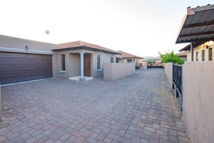 For Sale: 3-Bedroom Townhouse in Heidelberg Proper with entertainment area and double garage.