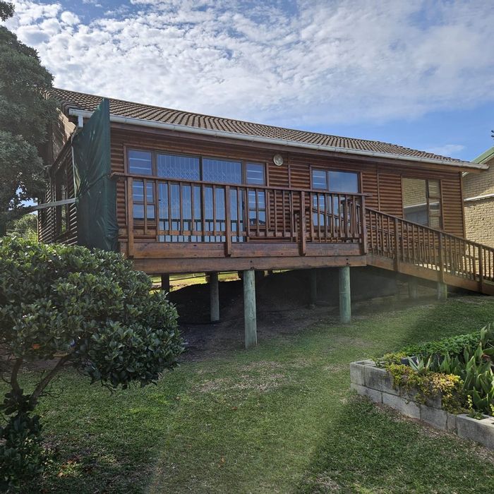 Seaview Apartment To Rent: 3 beds, ocean views, beach access, internet included.