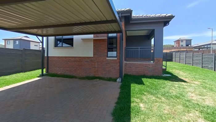 Lotus Gardens House For Sale: 3 Bedrooms, Open Plan Living, Covered Patio, 2 Carports.