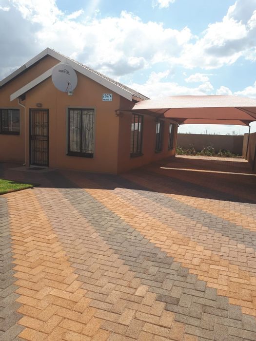 3-Bedroom House To Rent in Protea Glen with garden, parking, and pet-friendly.