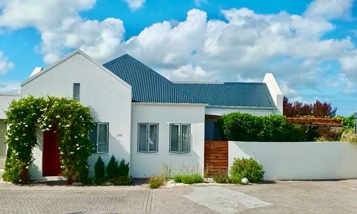 House for Sale in Mont Fleur Mountain Estate: 2 beds, garden, garage, expansion potential.