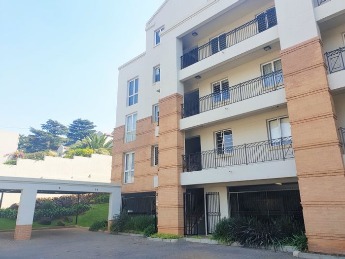 Eltonhill Apartment To Rent: 2 bed, 2 bath, security, appliances included, balcony.