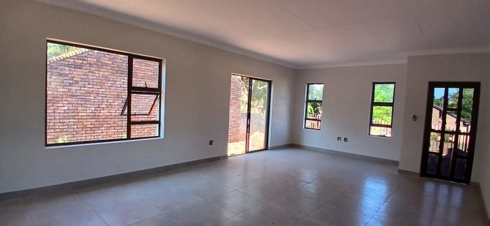 Heuweloord House To Rent: 4 bedrooms, 3 bathrooms, garden, secure gated area.