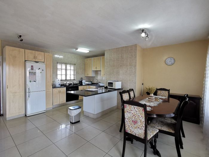 For Sale: Duplex Apartment in Ormonde, near UNISA, pool, secure complex amenities.