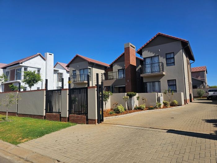 For Sale: House in Wild Olive Estate with pool, double garage, and spacious layout.