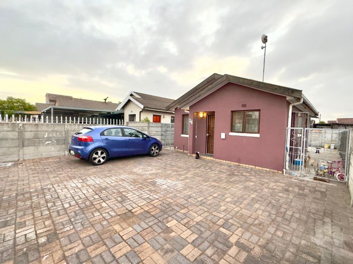 Houses for sale in Highbury